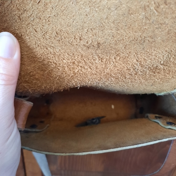 Vintage handcrafted boho tan brown leather floral stamped crossbody bag - Picture 11 of 11